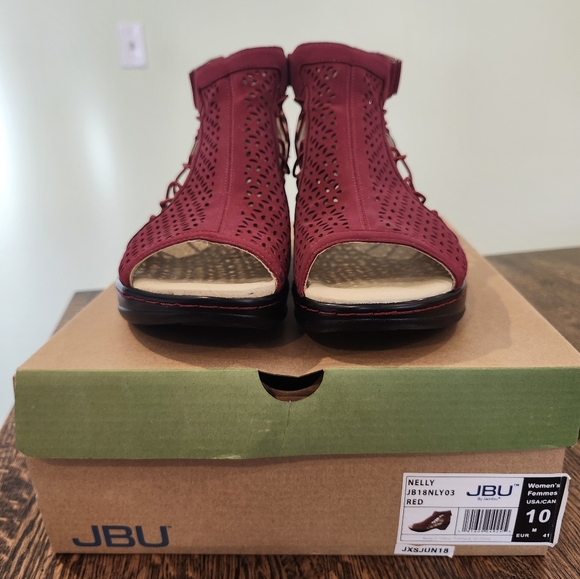 JBU Nelly Women's Red Perforated Peep-Toe Wedge Sandals Size 10 - Picture 2 of 9